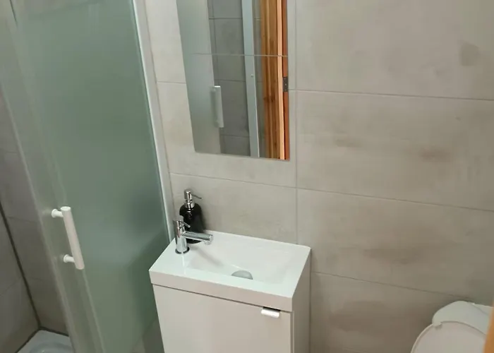 In 6 Minutes Drive To Victoria Station Pansiyon