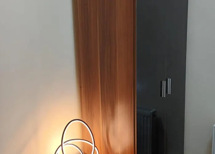 In 6 Minutes Drive To Victoria Station Manchester