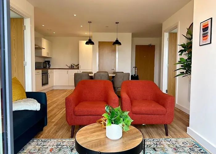 Beautiful Waterside Near Old Trafford Apartmán