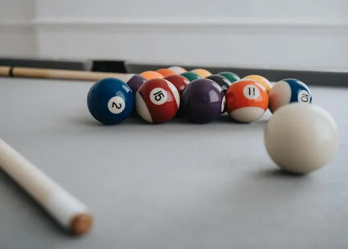 Spacious 3br - Pool Table - Games - Sleeps 9 Σπίτι διακοπών