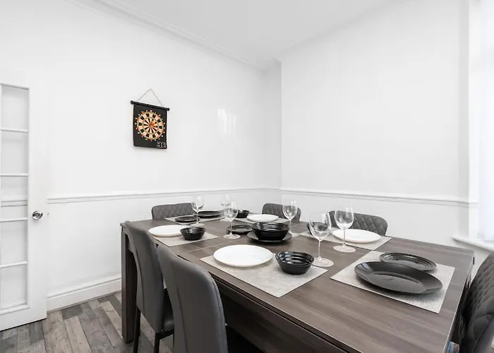 Spacious 3br - Pool Table - Games - Sleeps 9 Σπίτι διακοπών *