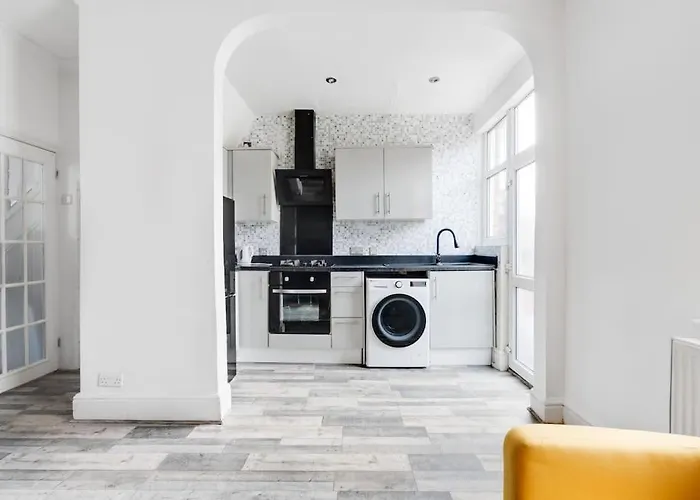 بيت للعطل Spacious 3br - Pool Table - Games - Sleeps 9 مانشستر