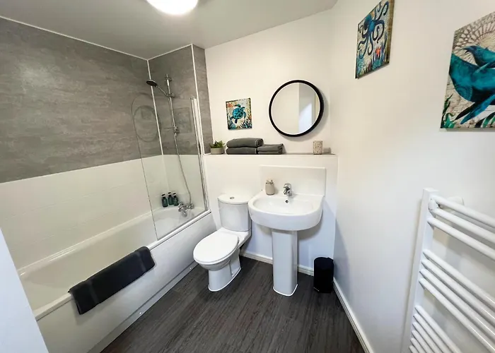 2 Bed Sportcity Opposite Etihad Stadium & Coop Live *