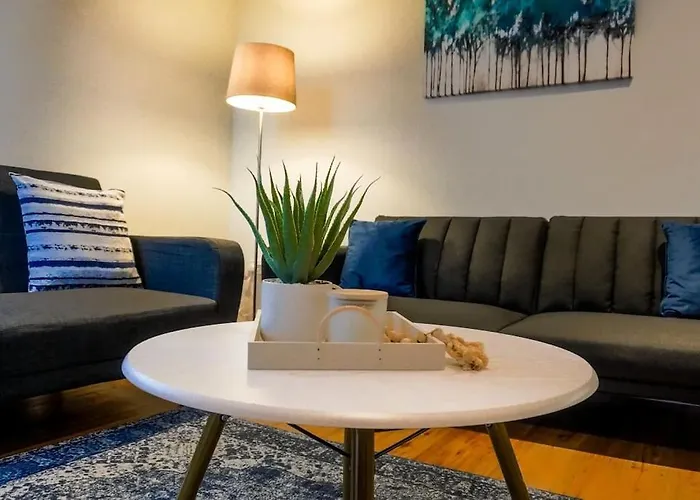 Apartmán Classy 2-br, 3-bath Sleeps 5, High Speed Unlimited Wifi *