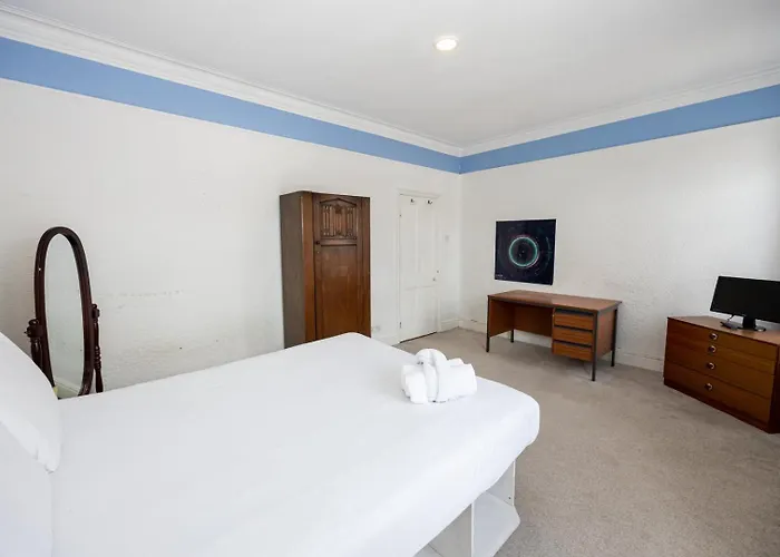 Guestready - Enchanting Life In Gorse Hill *