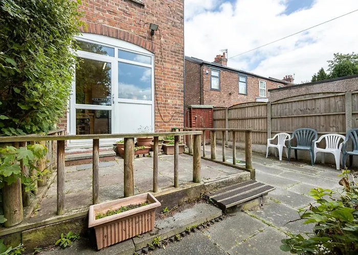 Guestready - Enchanting Life In Gorse Hill * Manchester