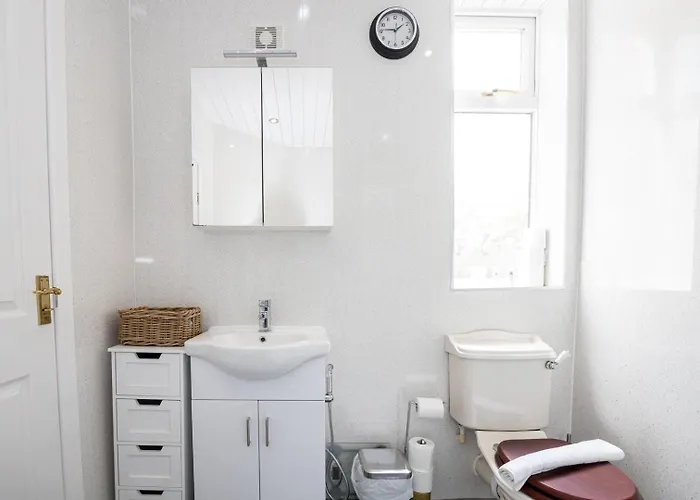 Guestready - Enchanting Life In Gorse Hill