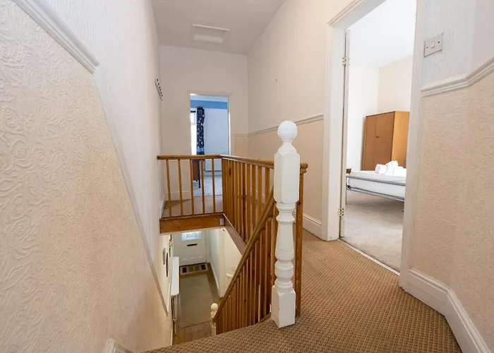 Nyaraló Guestready - Enchanting Life In Gorse Hill *