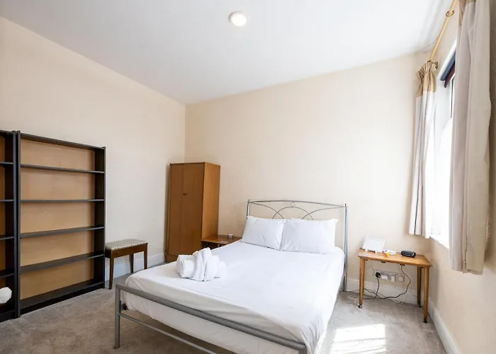 Guestready - Enchanting Life In Gorse Hill Nyaraló *