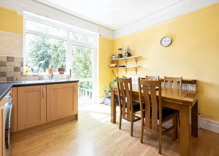 Semesterbostad Guestready - Enchanting Life In Gorse Hill *