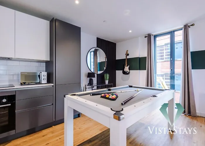 아파트 2bdr By Vista Short Lets & Serviced With Pool Table & Free Wifi 맨체스터
