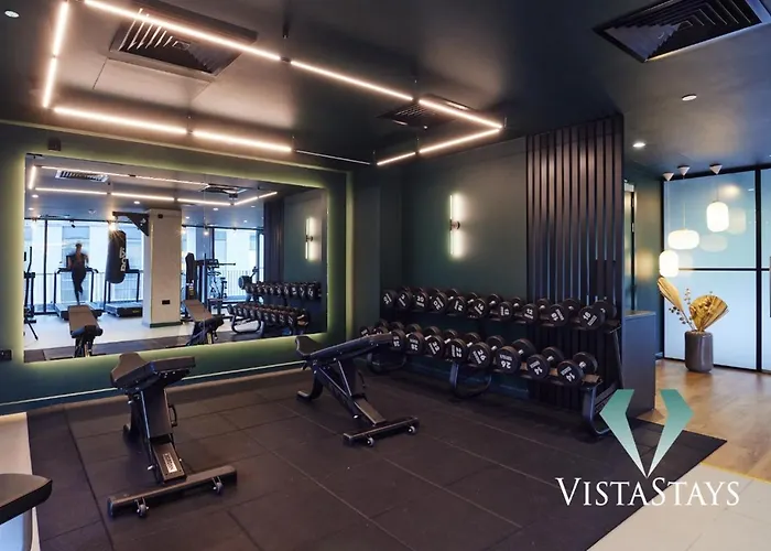 Modern 2 Bedroom By Vista Short Lets & Serviced With Free Wifi & Dart Board 아파트 *