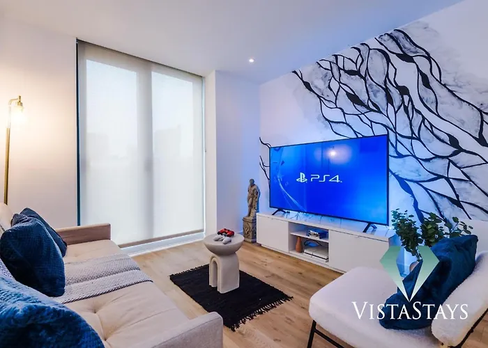 아파트 Modern 2 Bedroom By Vista Short Lets & Serviced With Free Wifi & Dart Board 맨체스터