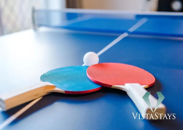 Spacious 4bdr House By Vista Short Lets & Serviced With Driveway Parking & Pool Table Nyaraló Manchester