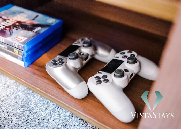 Casa vacanze Spacious 4bdr House By Vista Short Lets & Serviced With Driveway Parking & Pool Table