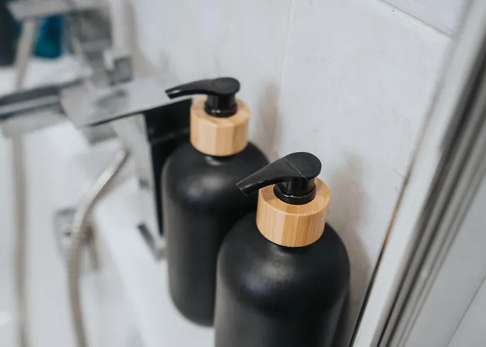 Hill Lane In - Free Parking Manchester