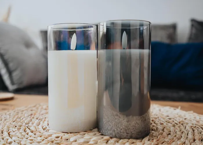 Hill Lane In - Free Parking *