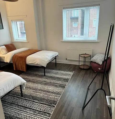 Modern Twin Near Ancoats & Etihad Stadium