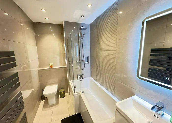 Modern Twin Near Ancoats & Etihad Stadium