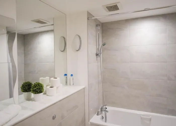 Apartament Modern & Premium 2br 2ba Center *