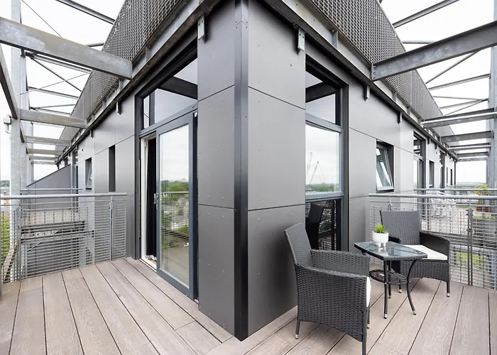 Manchester, Etihad Stadium View , Coop Live, Modern 2 Bed Apartment,