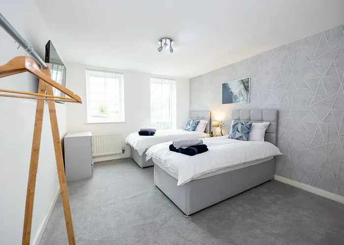 Apartamento Near Centre, Etihad, Coop Live *