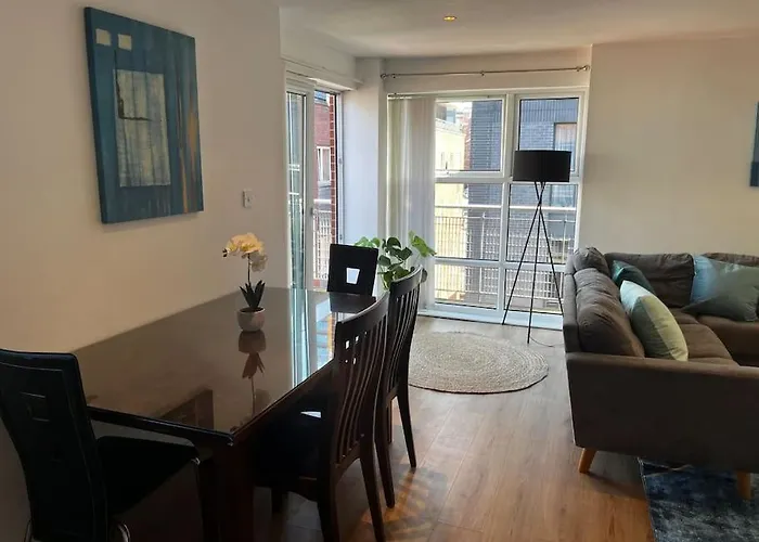 Stylish Centre With Large Balcony Apartament *