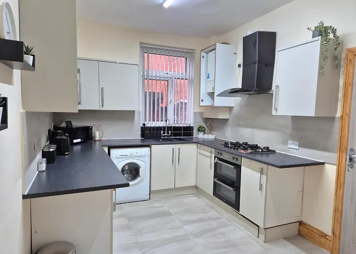 In 6 Minutes Drive To Victoria Station