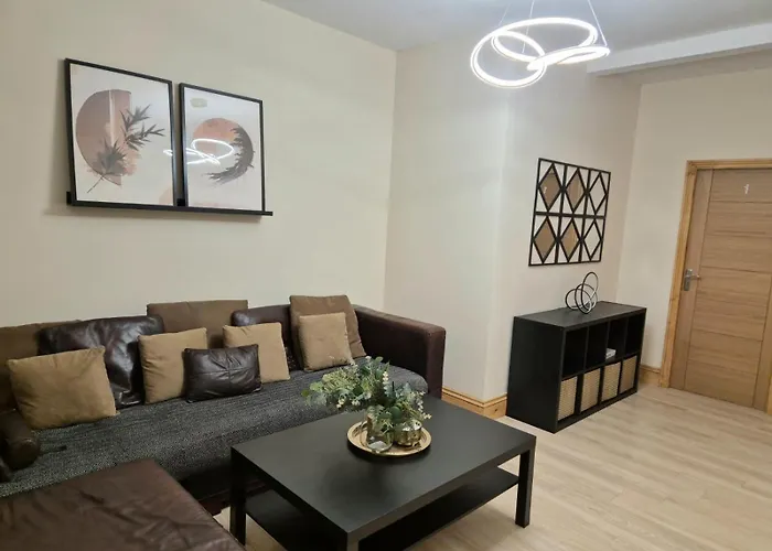 In 6 Minutes Drive To Victoria Station Ubytování v soukromí