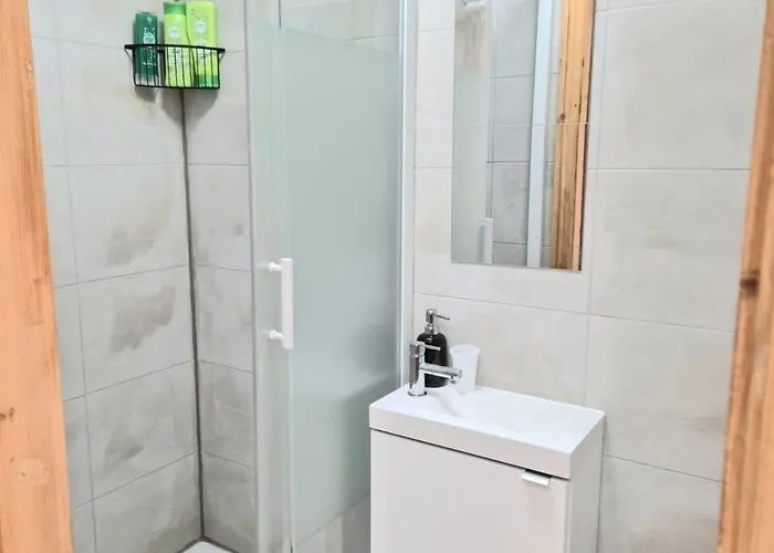 In 6 Minutes Drive To Victoria Station * Manchester