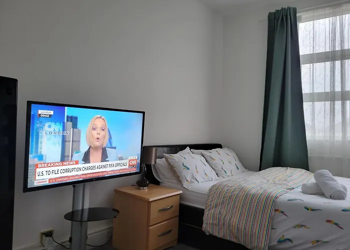 Accommodatie bij particulieren A Quiet & Comfortable 4 Bedroom House *