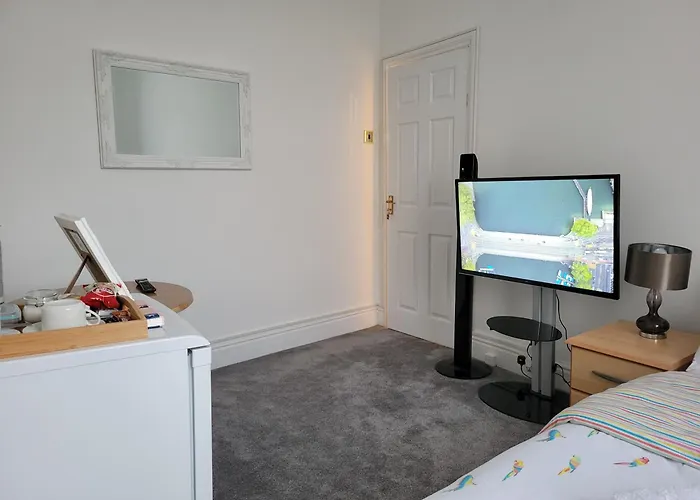 A Quiet & Comfortable 4 Bedroom House *