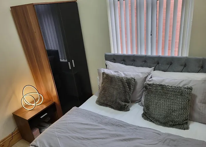 In 6 Minutes Drive To Victoria Station Pansiyon