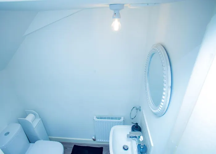 The Edge - Enjoy A Luxury