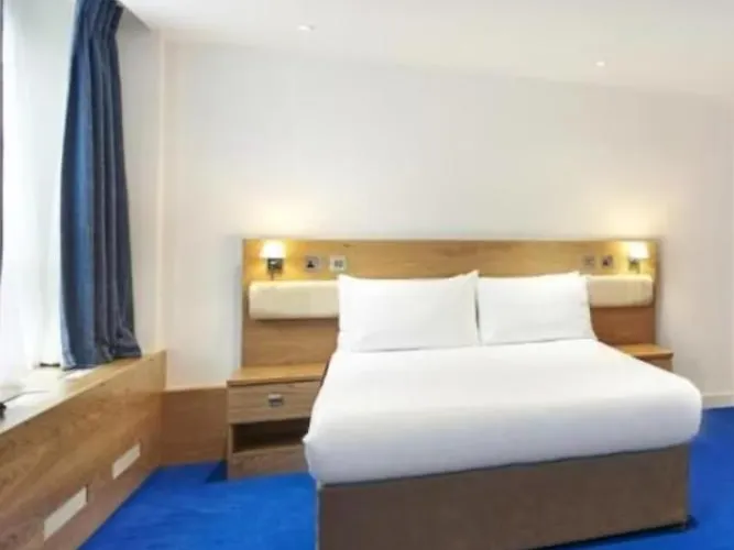 Cozy In London And * Manchester