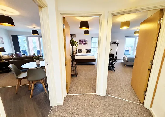 2 Bed Sportcity Opposite Etihad Stadium & Coop Live *