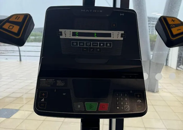 Penthouse Height Flat, View Balcony, Quiet, Free Wifi, Gym & Minimalistic شقة