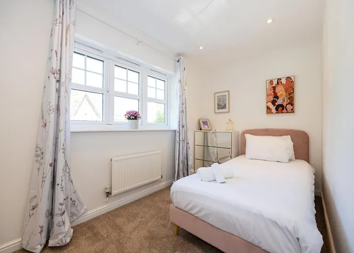 Guestready - A Haven By The River Manchester