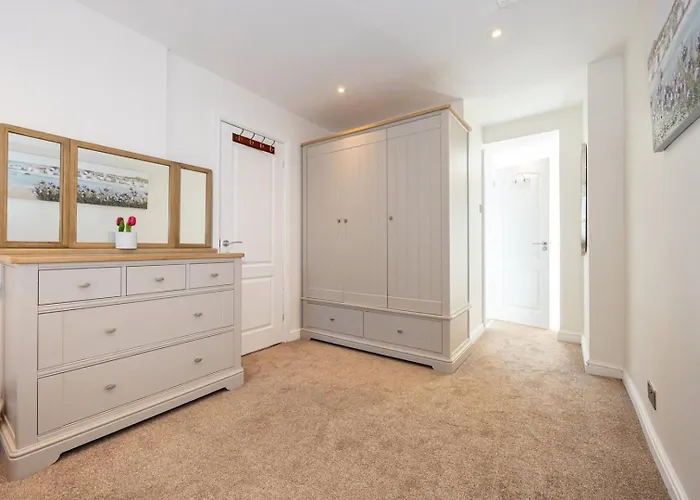 Guestready - A Haven By The River Manchester