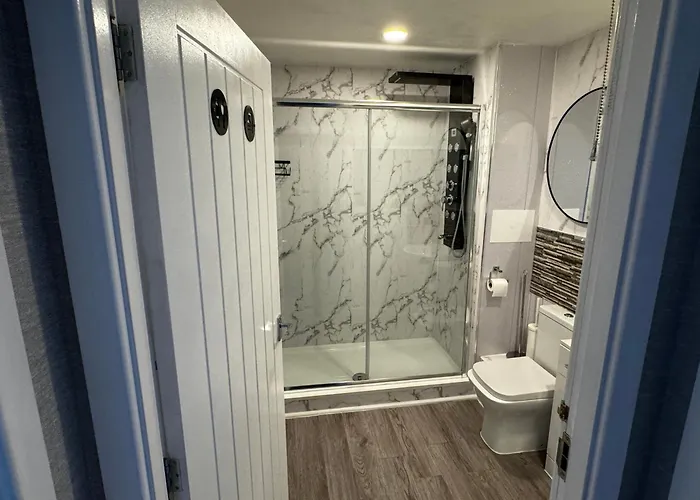 Luxury Spacious Modern Near Centre Manchester