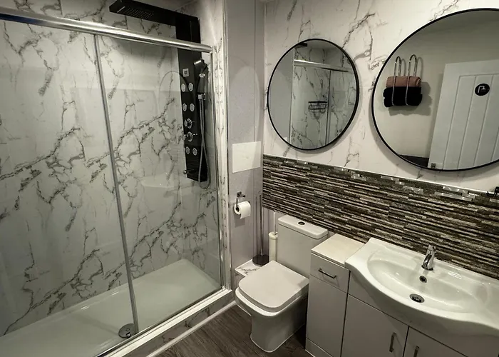 Apartment Luxury Spacious Modern Near Centre