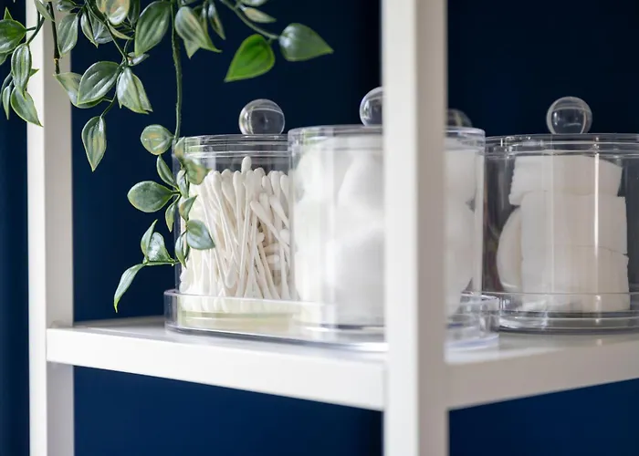 Modern 2 Bed With Driveway Near Coop Live & Etihad Stadium , Sleeps 5 , Self Checkin And Free Parking