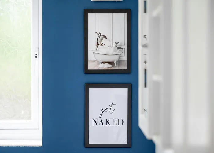 Modern 2 Bed With Driveway Near Coop Live & Etihad Stadium , Sleeps 5 , Self Checkin And Free Parking Prázdninový dům *