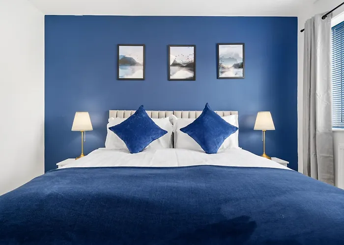 Modern 2 Bed With Driveway Near Coop Live & Etihad Stadium , Sleeps 5 , Self Checkin And Free Parking * マンチェスター