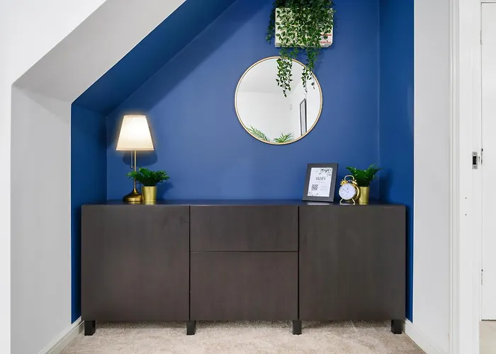 Modern 2 Bed With Driveway Near Coop Live & Etihad Stadium , Sleeps 5 , Self Checkin And Free Parking Prázdninový dům