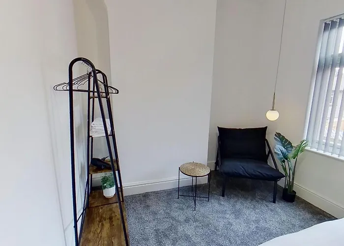 Elegant 2 Bed House Near Centre Mánchester