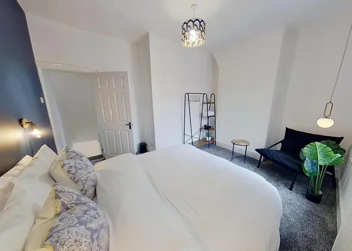 Feriehus Elegant 2 Bed House Near Centre *