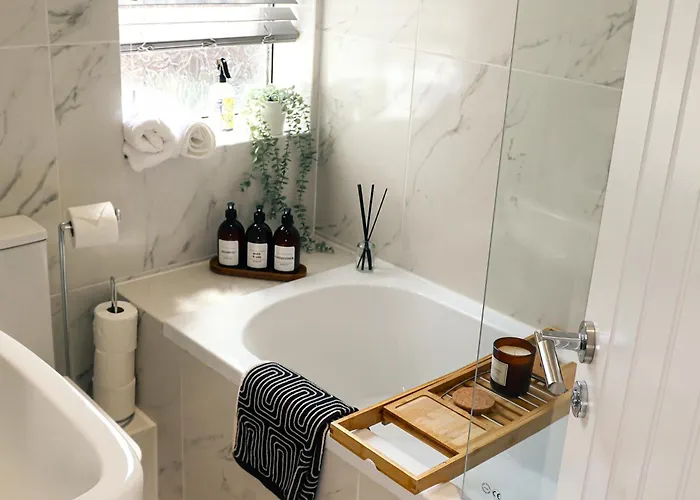 Spacious Stylish With Free Parking 10 Mins To Centre & Ao Arena Ideal For Groups & Long 度假居 曼彻斯特