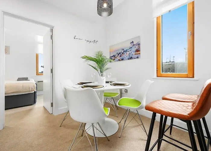 Apartament Piccadilly Luxury Three Bedroom *