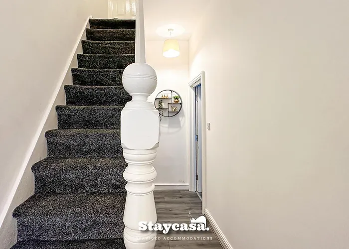 Ashfield Co-living - Private Self-cater مانشستر